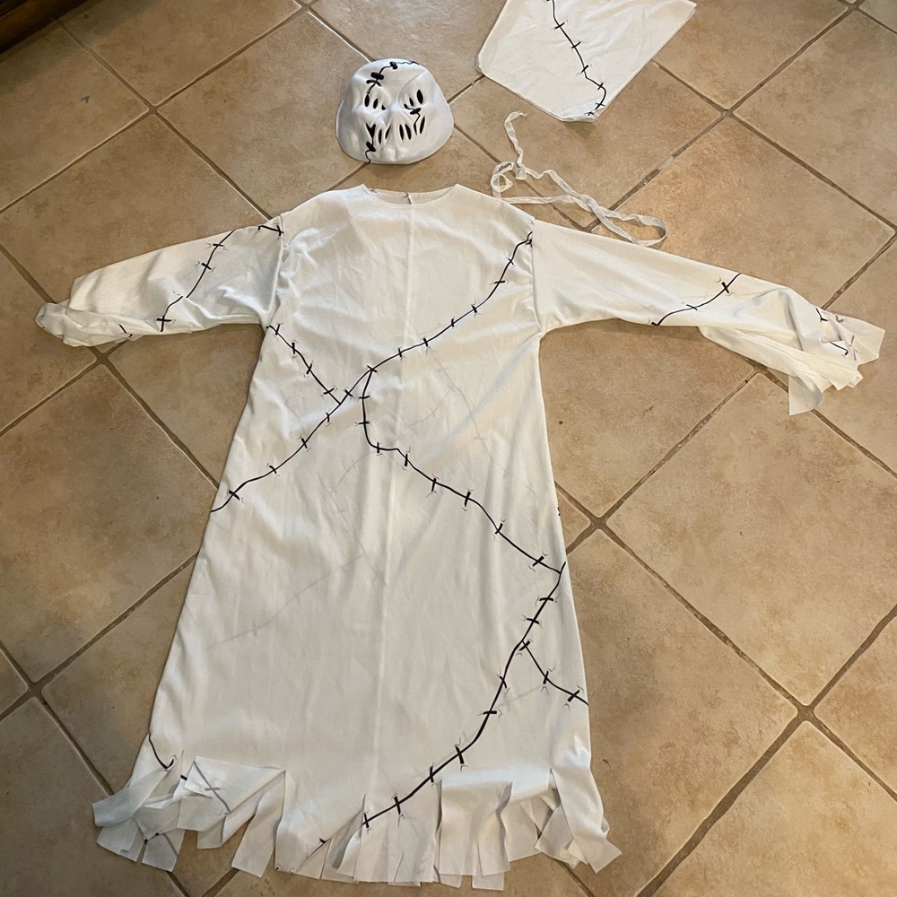 Ghoul Halloween costume 8-10yrs